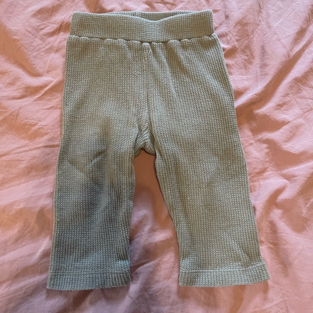 Kate Quinn Pants